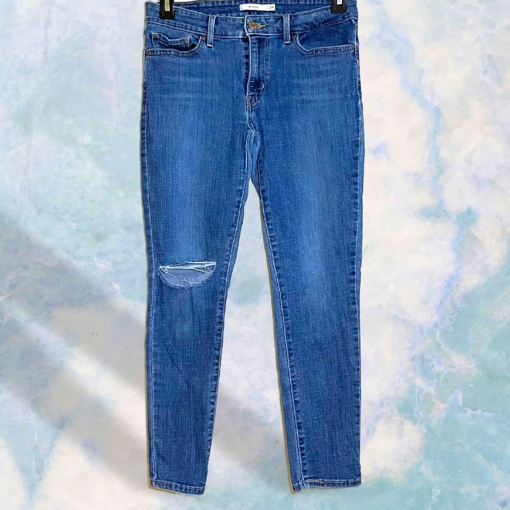 💙Comfy skinny mid-rise Levi’s jeans🤍
